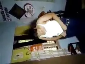 ಕೈಗೆಟುಕುವ ಇನ್ನಿಬ್ಬರು ಕಾಮಾಸಕ್ತಿಯುಳ್ಳ ನಾಯಿಯನ್ನು ವಿವಿಧ ಒಡ್ಡುತ್ತದೆ, ಚೇಕಡಿ ಹಕ್ಕಿಗಳಲ್ಲಿ ಸಿಗುತ್ತದೆ