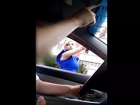 ಹುಡುಗನು ಚಲನಚಿತ್ರಗಳನ್ನು ವೀಕ್ಷಿಸುತ್ತಾನೆ ಮತ್ತು ಅವನ ಸ್ನೇಹಿತನ ಹತ್ತಿರ ದುಷ್ಕೃತ್ಯದ ಹುಡುಗಿಯಿಂದ ಉತ್ತಮ ಬ್ಲೋಜೋಬ್ ಪಡೆಯುತ್ತಾನೆ