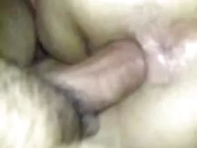 ಜೆಂಟಲ್ ಪ್ರೇಮಿ-ನಾಯಕ ಸಿಹಿಯಾದ ಚುಂಬನದ ಪುಸಿ, ಮತ್ತು ನಂತರ ಡಿಕ್ನನ್ನು ಪರಿಚಯಿಸುತ್ತಾನೆ ಮತ್ತು ಉತ್ಕಟಭಾವದಿಂದ ತುಂಬುತ್ತಾನೆ