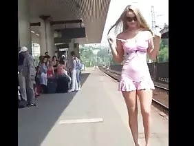 ರಷ್ಯಾದ ನಗ್ನ ಶ್ಯಾಮಲೆ ಗೈಸ್ ಡಿಕ್ನನ್ನು ಅನುಪಯುಕ್ತವಾಗಿ ಹೀರಿಕೊಳ್ಳುತ್ತದೆ, ಮತ್ತು ಆದ್ದರಿಂದ ಅವರು ದೀರ್ಘಕಾಲದವರೆಗೆ ಮುಗಿಸಲಾಗುವುದಿಲ್ಲ