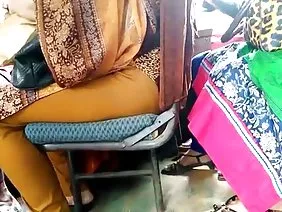 ಕುಕ್ಕೊಲ್ಡ್ ಪತಿ ಆತನ ಹೆಂಡತಿ ಸೆಕ್ಸ್ವಾಯೆಫ್ ಹೇಗೆ ಸೆಳೆಯುತ್ತಾನೆ ಎಂಬುದರ ವಿಡಿಯೋವನ್ನು ಹಾರಿಸುತ್ತಾನೆ