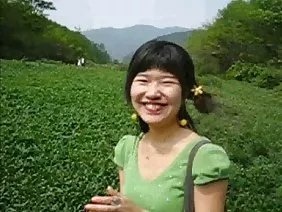 ಶ್ಯಾಮಲೆ ಒಂದು ಟ್ಯಾಕ್ಸಿ ಡ್ರೈವರ್ನೊಂದಿಗೆ ಹಣವನ್ನು ಪಾವತಿಸುತ್ತಾನೆ ಮತ್ತು ಅವರು ಕಾರಿನಲ್ಲಿ ಫಕ್ ಮಾಡಲು ಅವಕಾಶ ಮಾಡಿಕೊಟ್ಟರು