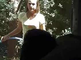 ಬಿಗ್ ಎದೆಯ ಸೆಕ್ಸ್ವಾಯ್ಫ್ ತನ್ನ ಪ್ರೇಮಿಯೊಂದಿಗೆ ಸ್ಕೈಪ್ನಲ್ಲಿ ತನ್ನ ಕೋಳಿನ ಗಂಡನ ಮೇಲೆ ತೋರಿಸಿದಳು, ಅವಳನ್ನು ಟಿಟ್ಸ್ ಅನ್ನು ಮುಗಿಸಲು ಅವಕಾಶ ಮಾಡಿಕೊಟ್ಟಳು