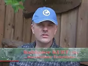 ಒಬ್ಬ ವಿವಾಹಿತ ಮಹಿಳೆಯ ವಿಶಾಲ ಪೃಷ್ಠದ ಮೇಲೆ ಯುವ ಪ್ರೇಮಿಯಾಗಿದ್ದು ಅವಳ ಪತಿ ಮನೆಯಲ್ಲೇ ಇಲ್ಲ