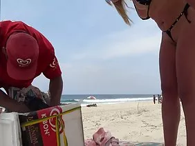 ತನ್ನ ಕಚೇರಿಯಲ್ಲಿ ಅಶ್ಲೀಲ ನೋಡುವವ ನಂತರ ಬ್ಯಾಂಕ್ ನಿರ್ದೇಶಕ ಒಂದು ಭಾವೋದ್ರಿಕ್ತ ಹೇಳಿಕೆ