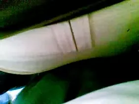 ವ್ಯಕ್ತಿ ತನ್ನ ಪ್ರೇಯಸಿ ಭೇಟಿ ಬಂದರು, ತನ್ನ ಕಸೂತಿ ಹೆಣ್ಣು ಮಕ್ಕಳ ಚಡ್ಡಿ ತನ್ನ ಕೈಗಳನ್ನು ನಡೆಯಿತು ಮತ್ತು ನಿಧಾನವಾಗಿ ಒಂದು ಕಾಂಡೊಮ್ ಇಲ್ಲದೆ ನಾಶವಾಗಿದ್ದನು