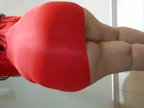 ಕಪ್ಪು ಜಾಲರಿ ಸ್ಟಾಕಿಂಗ್ಸ್ನಲ್ಲಿ ದೊಡ್ಡ ಕತ್ತೆ ಮಹಿಳೆ ತನ್ನ ಗುದದ ಮೇಲೆ ಡಿಕ್ ಪಡೆಯುತ್ತಾನೆ