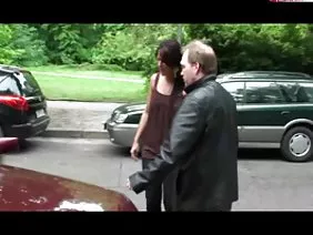 ಪ್ರೀತಿಯ ಪ್ರೌಢ ಪುರೋಹಿತೆ ತನ್ನ ನಾಟಿ ಭಾಷೆ ಚಲಾಯಿಸಲು ದೇಹದ ಯಾವ ಭಾಗವನ್ನು ತಿಳಿದಿದೆ