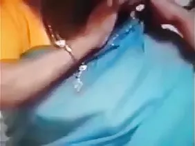 ಲತೀನಾ ದೊಡ್ಡ ಕತ್ತೆ ಜೊತೆ ಕೊಳದಲ್ಲಿ ತನ್ನ ಕೆನ್ನೆಯನ್ನು ತೆಗೆದುಕೊಂಡು ಮನೆಯ ಸದಸ್ಯನಾಗಿ ರೂಪುಗೊಂಡ ಪುಸ್ಸಿ ತೆಗೆದುಕೊಂಡ