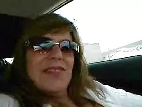 ಸ್ಟ್ರಾಪಾನ್ ಧರಿಸಿ ಮತ್ತು ಎಲ್ಲಾ ಸ್ನೇಹಿತರ ಮೇಲೆ ತನ್ನ ಸ್ನೇಹಿತನನ್ನು ಹಾಕುವ ಮೂಲಕ, ಒಬ್ಬ ಅನುಭವಿ ಸಲಿಂಗಕಾಮಿ ತನ್ನ ಕೃತಕ ಸದಸ್ಯನನ್ನು ನಾಶಮಾಡಿದ