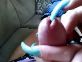 ಮಷ್ಕಾ ತನ್ನ ಟಿಟ್ಗಳೊಂದಿಗೆ ನನ್ನನ್ನು ಪ್ರಚೋದಿಸಿತು ಮತ್ತು ನನ್ನ ಘಟಕವನ್ನು ಹೀರಿಕೊಂಡನು, ಮತ್ತು ನನ್ನ ಬಾಯಿಯಲ್ಲಿ ನನಗೆ ಮುಗಿಸಲು ಅವಕಾಶ ನೀಡಲಿಲ್ಲ